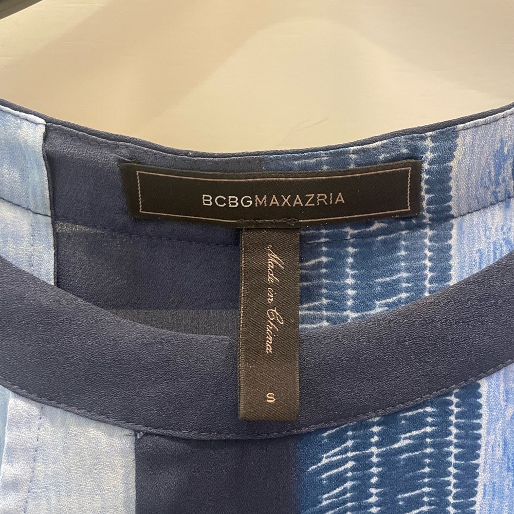 BCBG Blue Pattern Tank - Picture 2 of 2